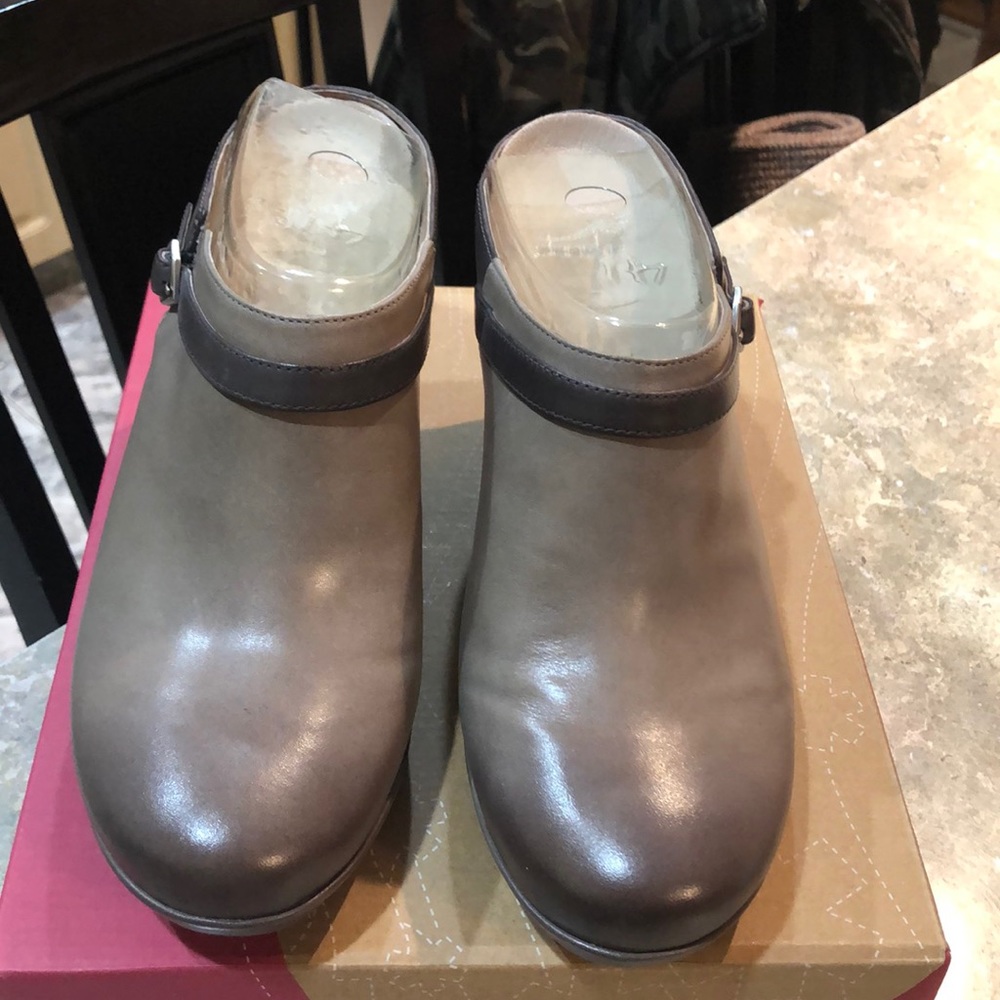 Clogs